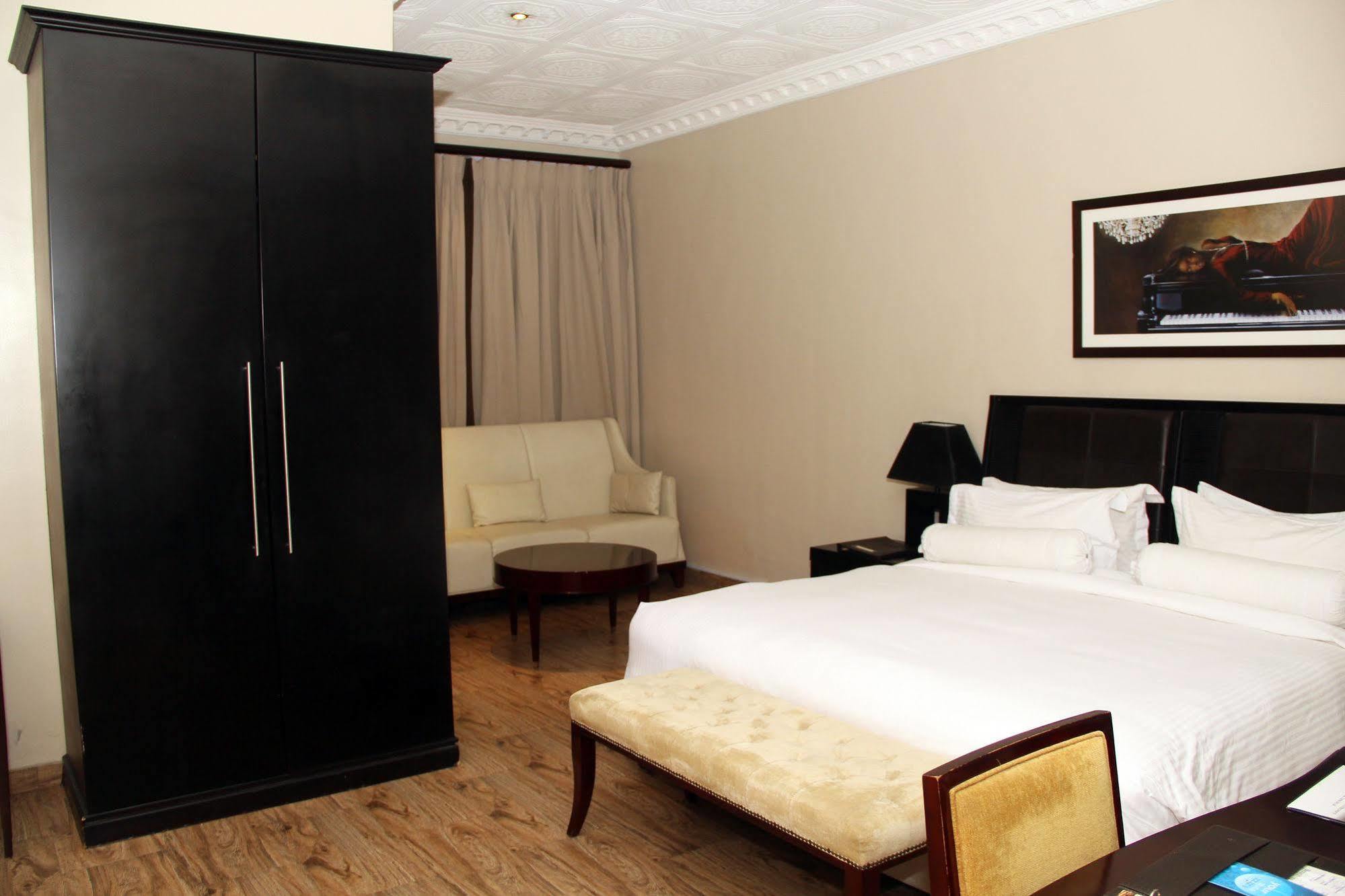 Clear Essence California Spa & Wellness Resort Lagos Exterior photo